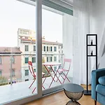 Florence Statuto Bright And Modern Apartment