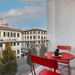 Florence Statuto Bright And Modern Apartment